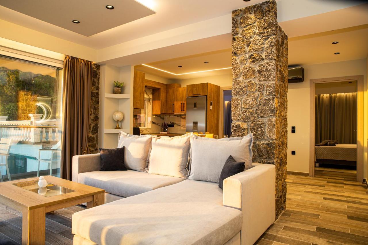 Black Rocks Family, Luxury Seafront Beach Maisonette Ájosz Górdiosz Kültér fotó