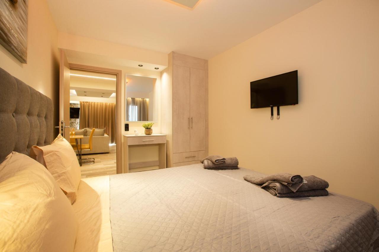 Black Rocks Family, Luxury Seafront Beach Maisonette Ájosz Górdiosz Kültér fotó