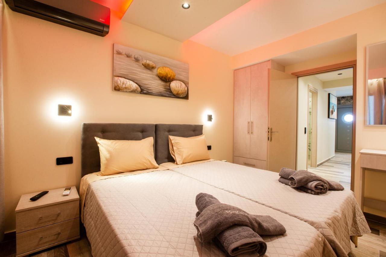 Black Rocks Family, Luxury Seafront Beach Maisonette Ájosz Górdiosz Kültér fotó