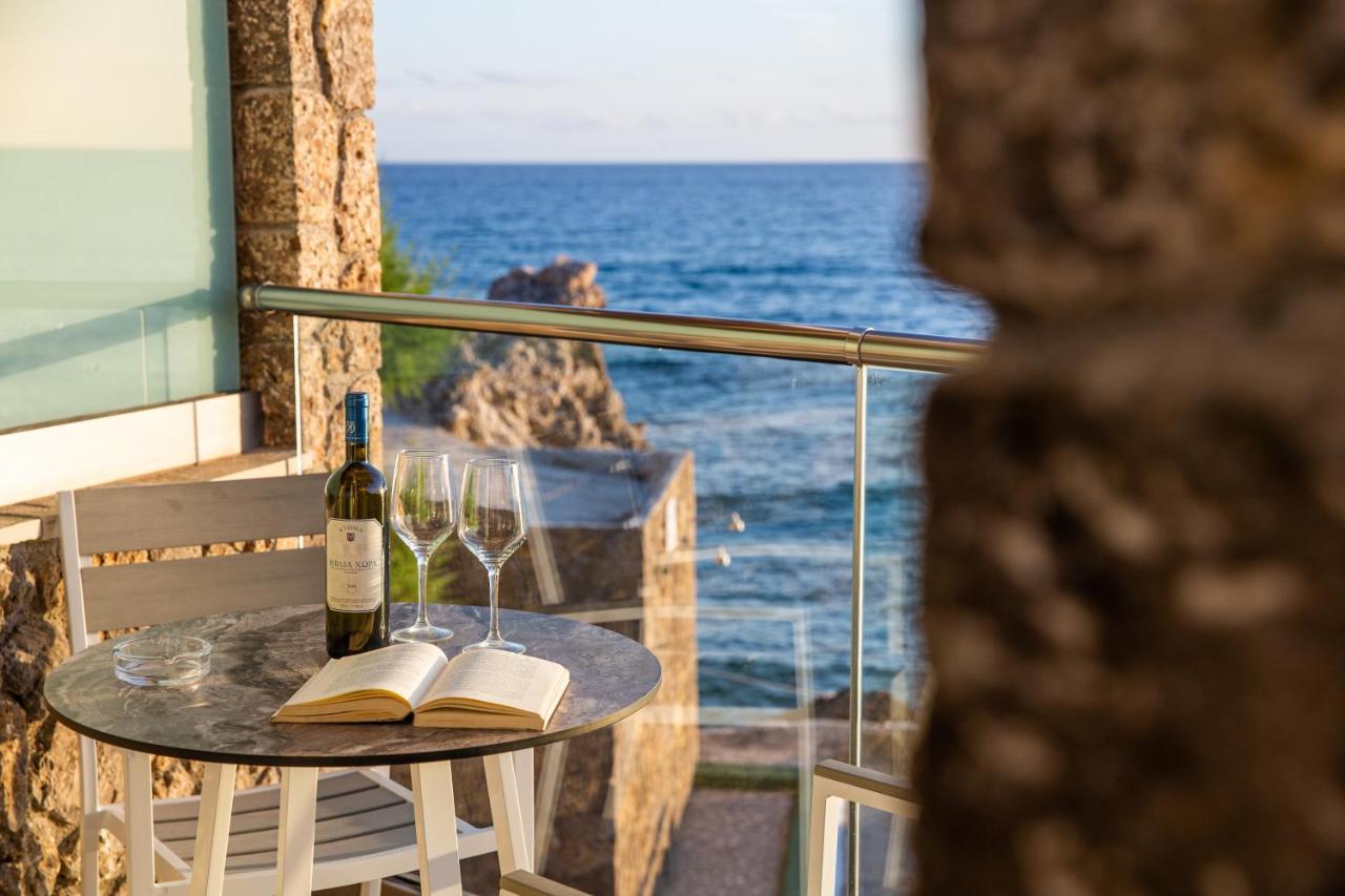 Black Rocks Family, Luxury Seafront Beach Maisonette Ájosz Górdiosz Kültér fotó