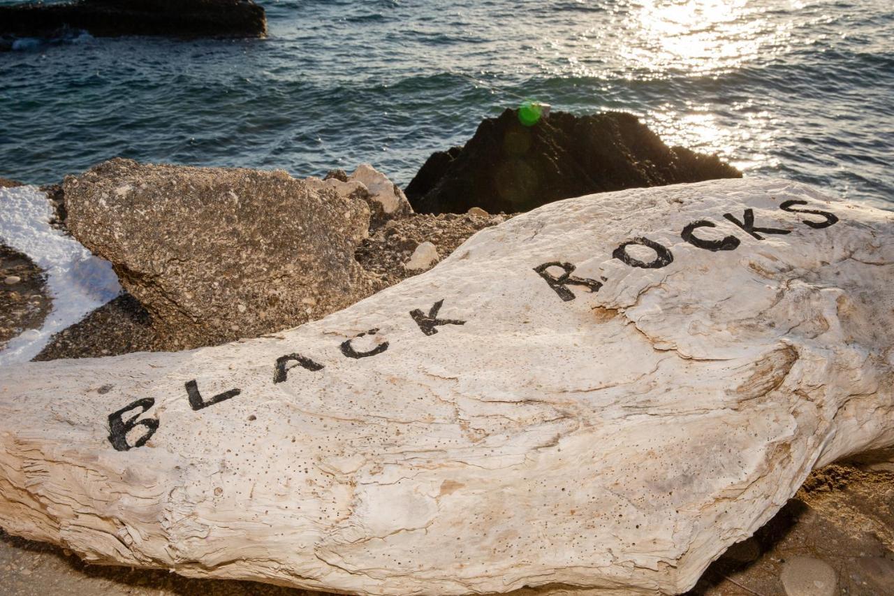 Black Rocks Family, Luxury Seafront Beach Maisonette Ájosz Górdiosz Kültér fotó