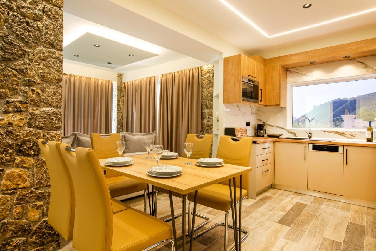 Black Rocks Family, Luxury Seafront Beach Maisonette Ájosz Górdiosz Kültér fotó